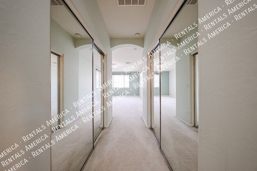 Building Photo - 4429 W Paseo Way
