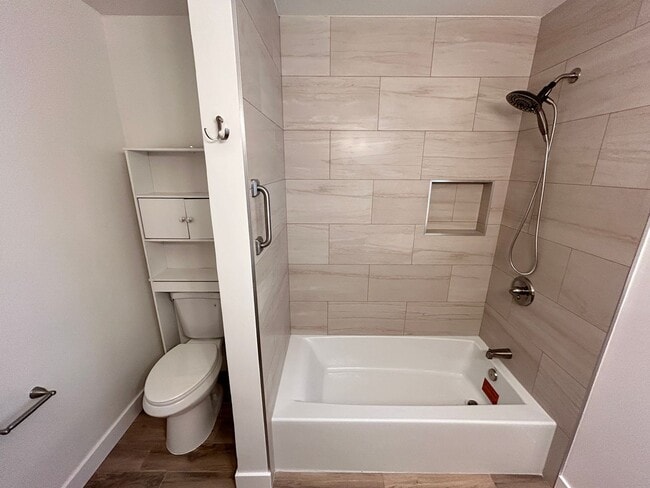 Building Photo - Adorable 2 Bed 1 Bath Duplex Unit in Orange Near Old Towne Orange