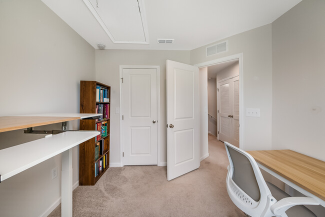 Building Photo - 1516 Indigo Creek Dr