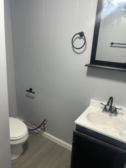 Building Photo - 503 E Zion St