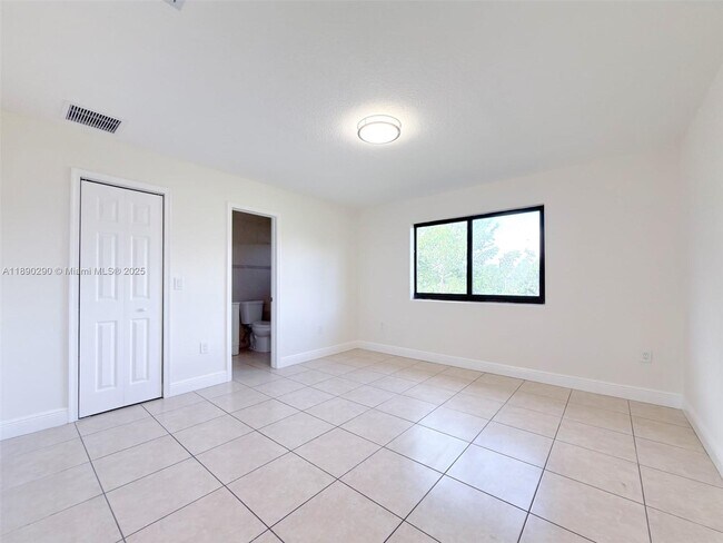 Building Photo - 1489 NW 59th St