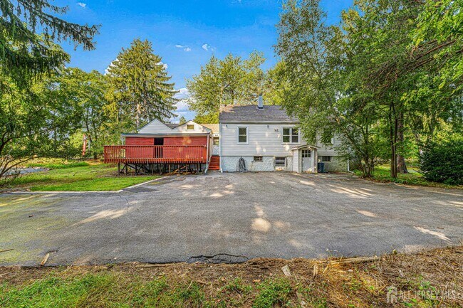 Building Photo - 148 Helmetta Rd