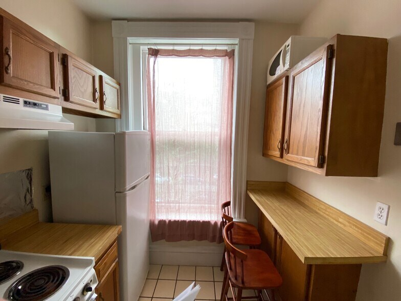 Kitchen 5 - 336 Marlborough St