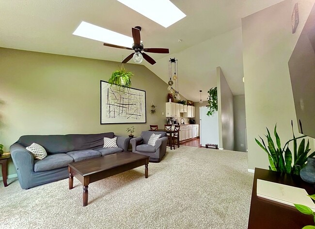 Building Photo - 2319 10th St