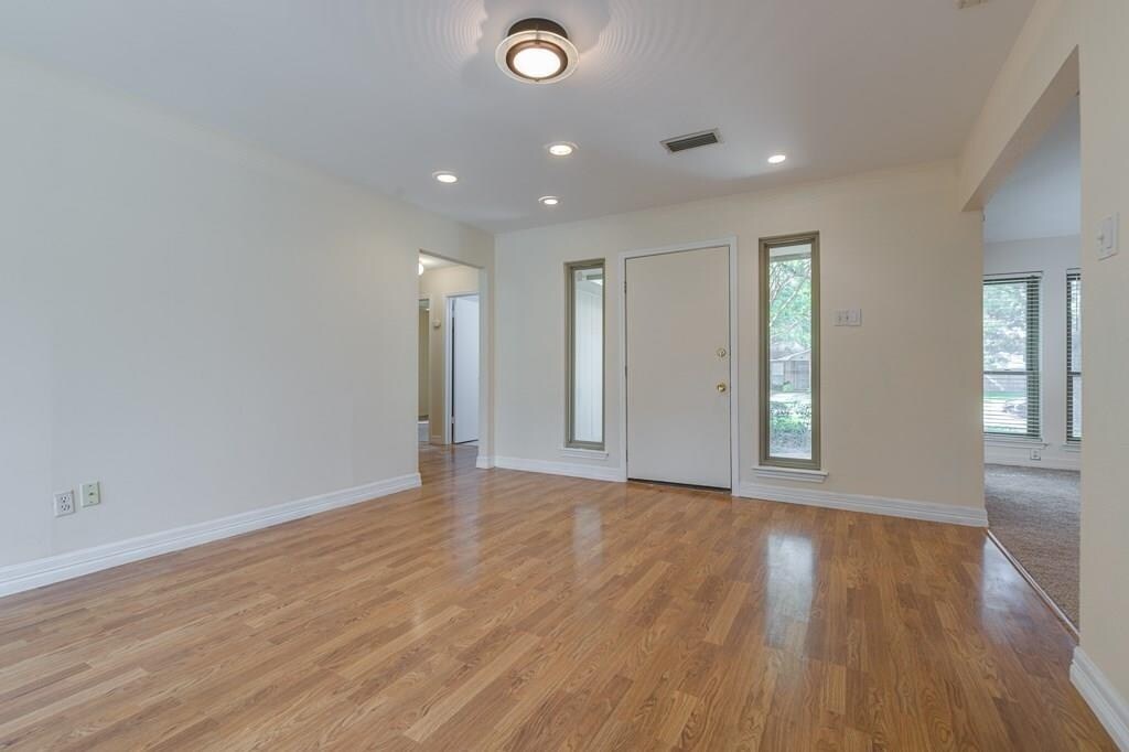 entrance to dining room or office - 2000 Geneva Dr
