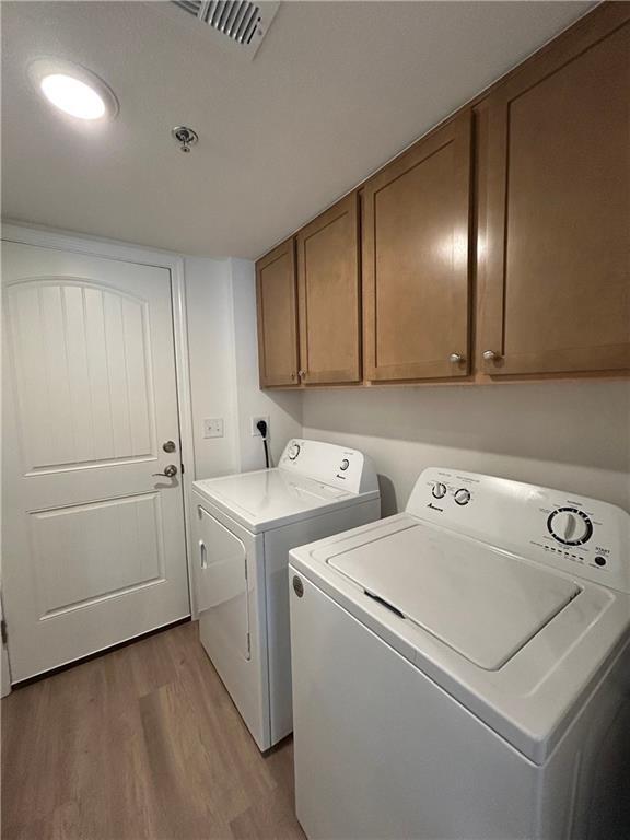 Building Photo - 2808 W Mockingbird Ln