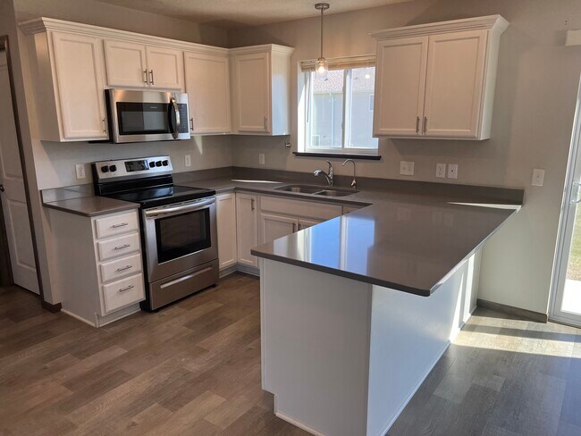 Building Photo - 5207 Foxfield Dr NW