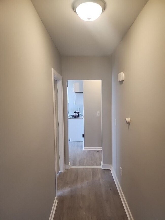 Building Photo - Newly Renovated 3 Bedroom Section 8 are We...