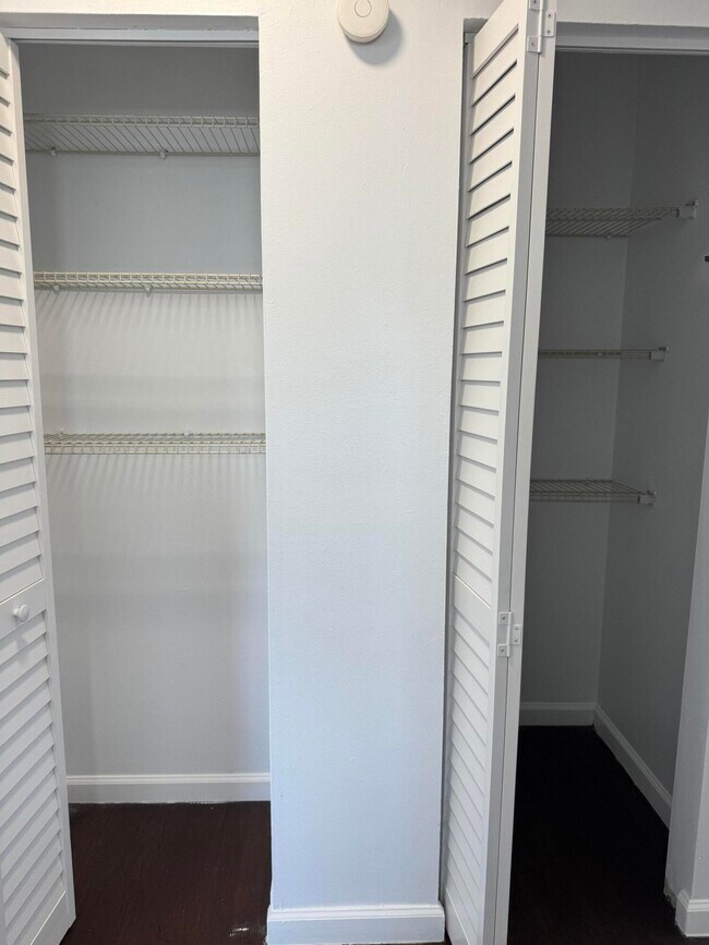 Building Photo - 206 E Tiffany Dr