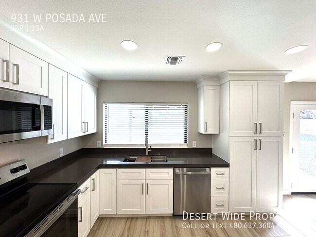 Building Photo - 931 W Posada Ave