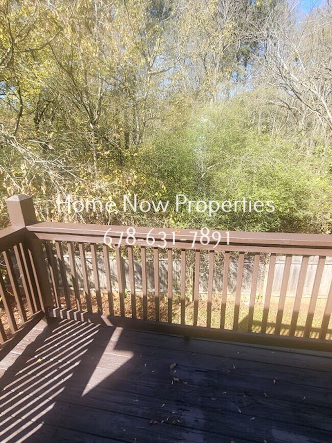 Building Photo - Spacious 4BR Home + Bonus Rooms in Mainstr...