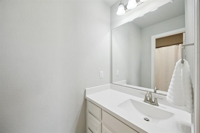 Building Photo - 4571 Acacia Pkwy