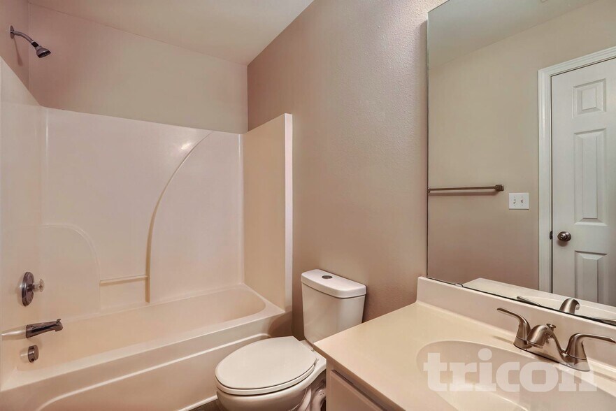 Building Photo - 6304 Ziegler Ln