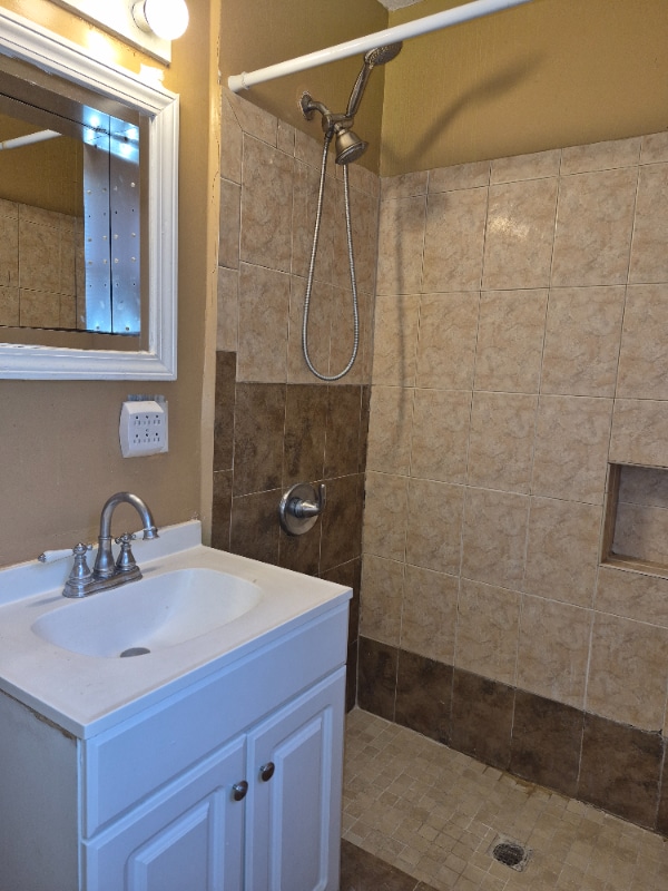 Building Photo - 5523 Minosa Cir E