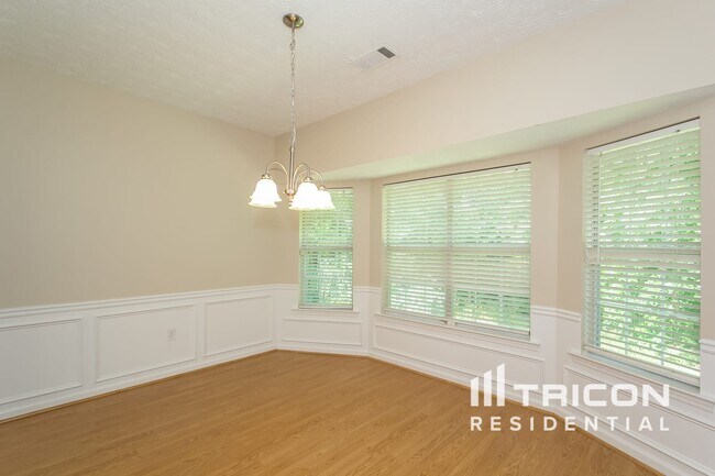 Building Photo - 265 Overlook Dr