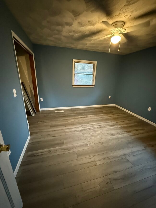 Building Photo - 10 Griffith St