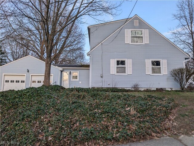 Building Photo - 703 Avondale St