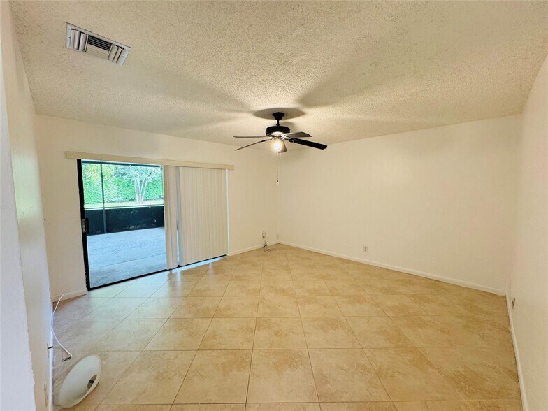 Building Photo - 16360 Water Way