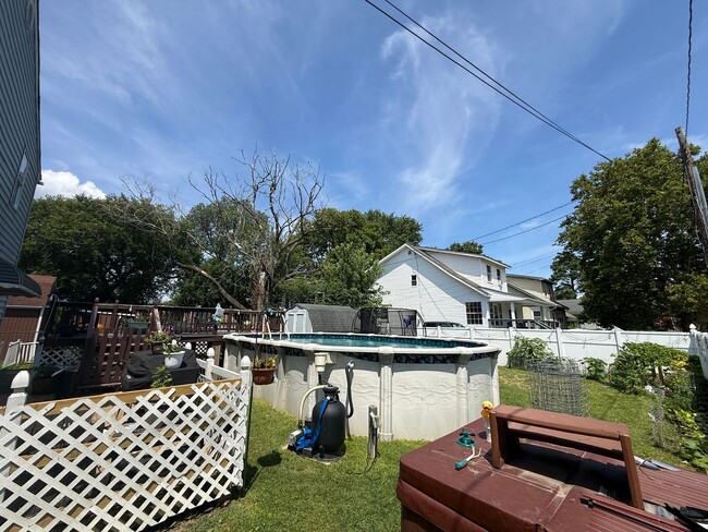 Building Photo - 7714 Bay Front Rd