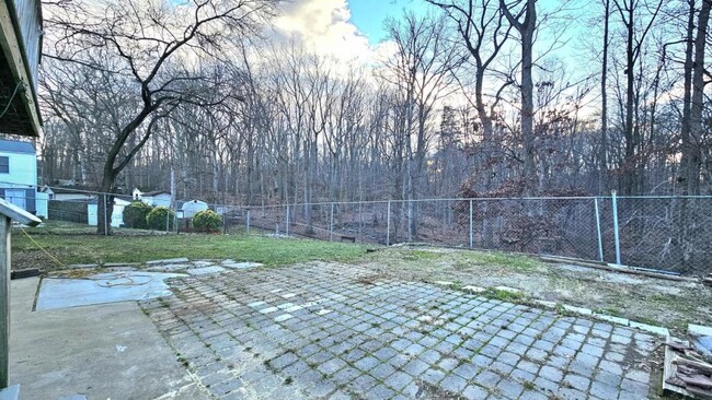 Building Photo - 1934 Willow Ln