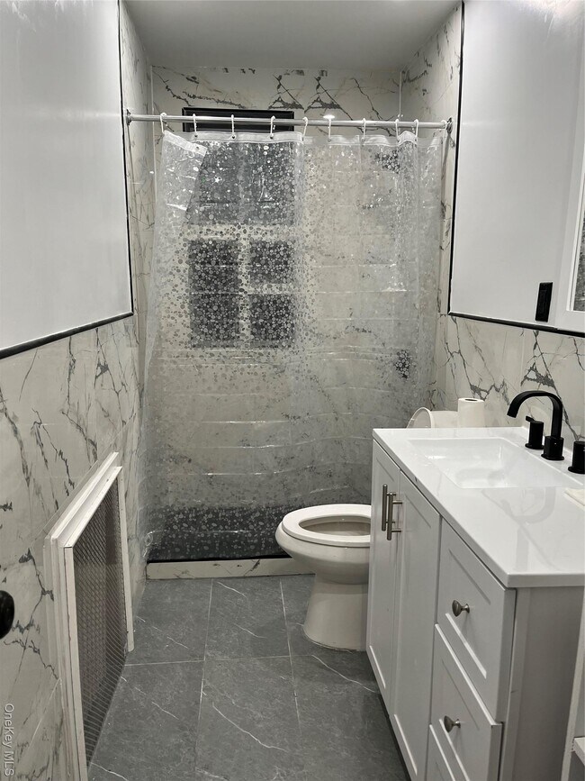 Building Photo - 39 Spruce St