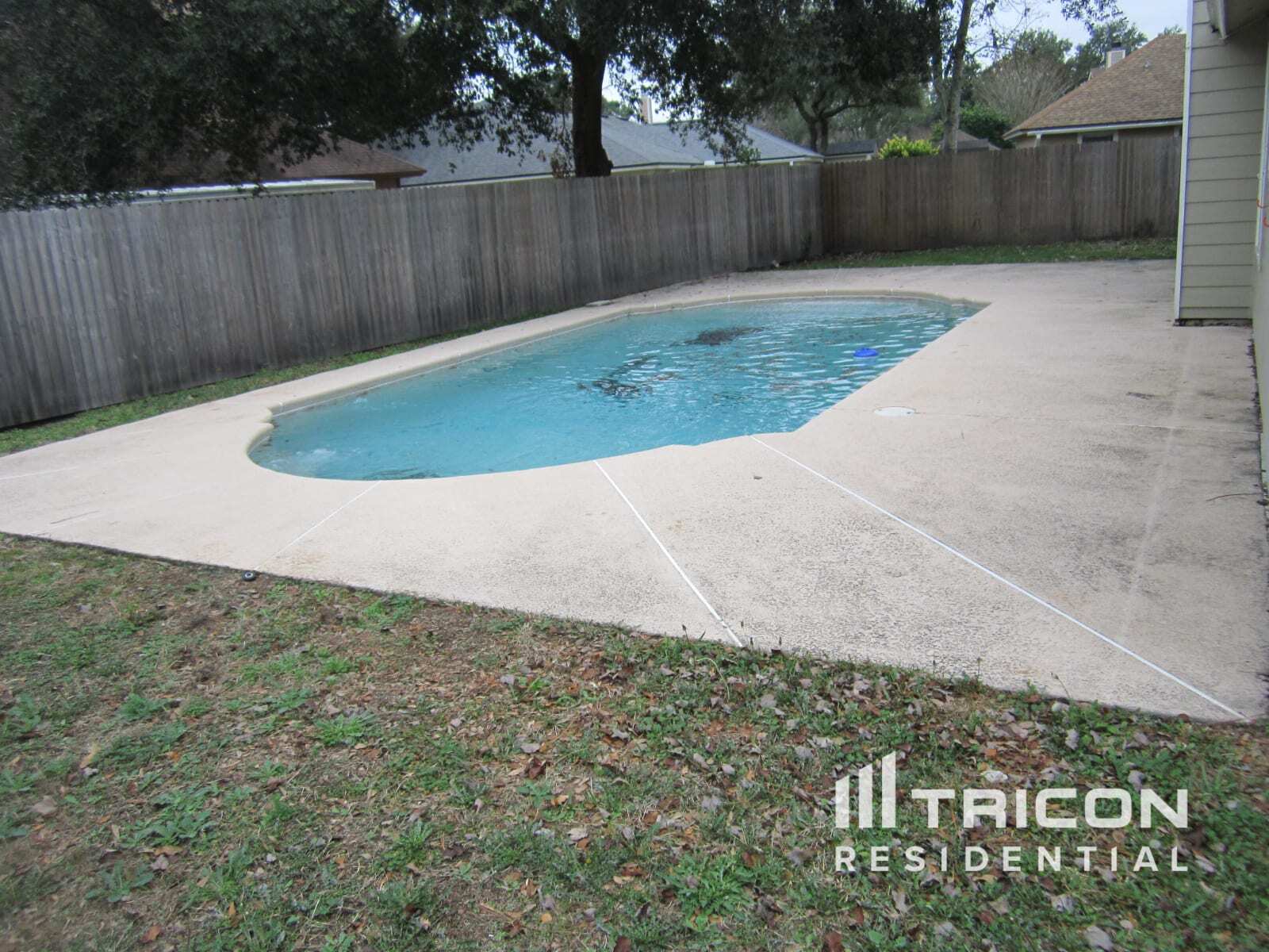 Building Photo - 8465 Country Bend Cir W