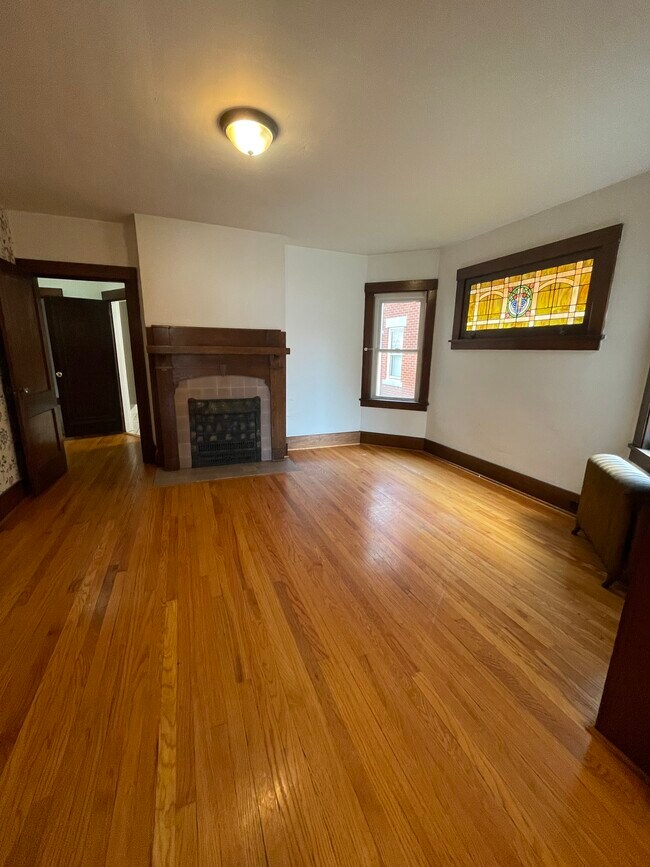 Building Photo - Mattern