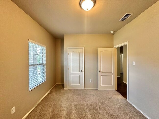 Building Photo - Cozy 4 Bedroom2 Bath Home in West Tyler!