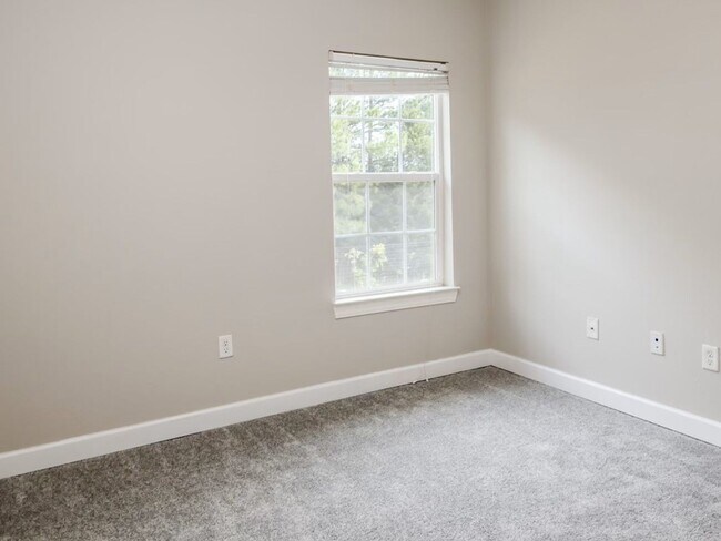 Building Photo - 3BD/3BA For Rent In Bluffs East