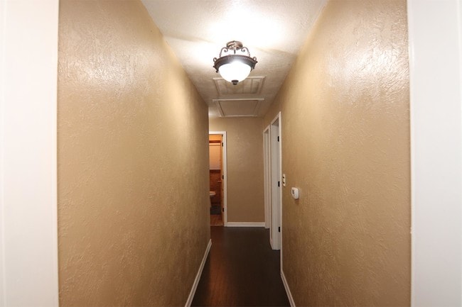 Building Photo - 890 Parsons Dr