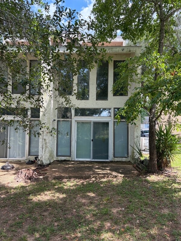 Building Photo - 1942 Larette Dr