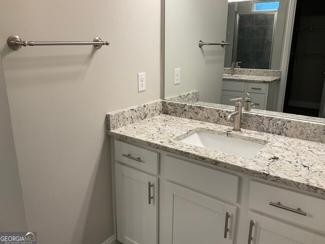 Building Photo - 495 Plainfield St