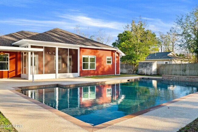 Building Photo - 702 Michigan Ave