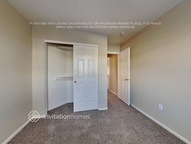 Building Photo - 4981 N Silverlace Dr