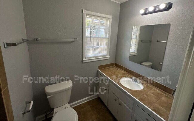 Building Photo - 5369 Scottsdale Ave
