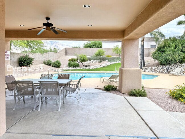 Building Photo - 3-Bedroom Home with Garage / Pet-Friendly ...