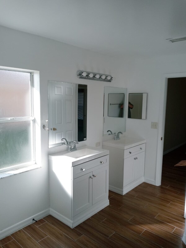 Building Photo - 2301 SW 25th St