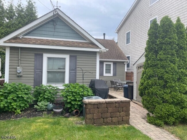 Building Photo - 217 Newark Ave