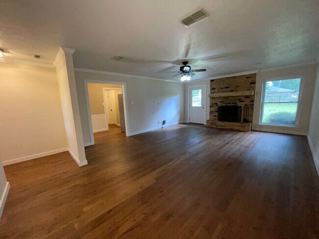Building Photo - 2265 Leaning Oaks