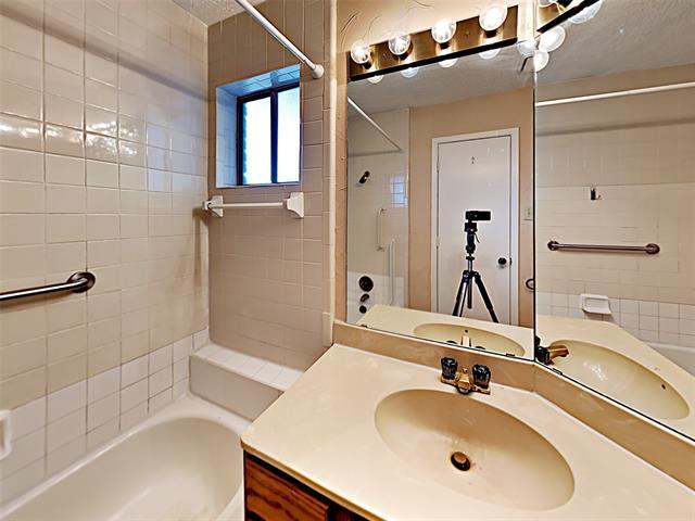 Building Photo - 5740 Martel Ave