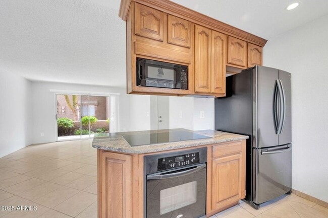 Building Photo - 1 Bedroom Condo in a private gated communi...