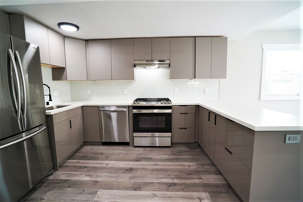 Building Photo - 1633 62nd St