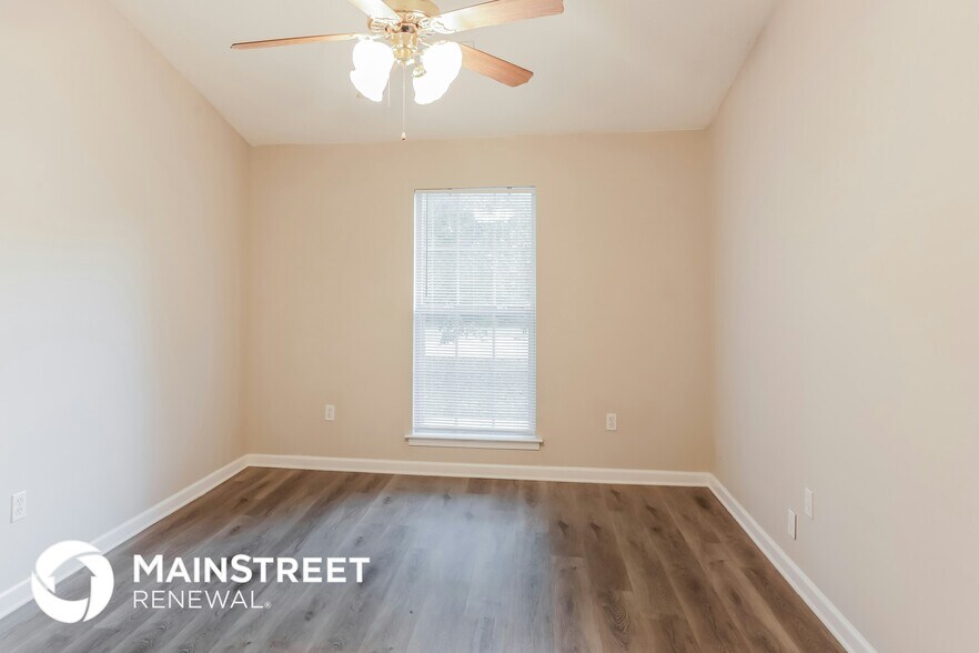Building Photo - 7644 Woodshire Dr