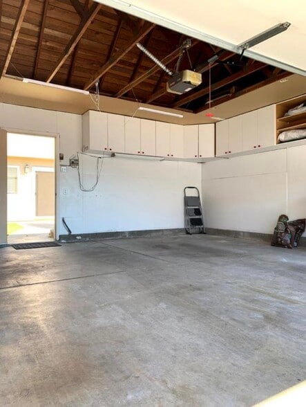 Building Photo - 716 Nina Ln