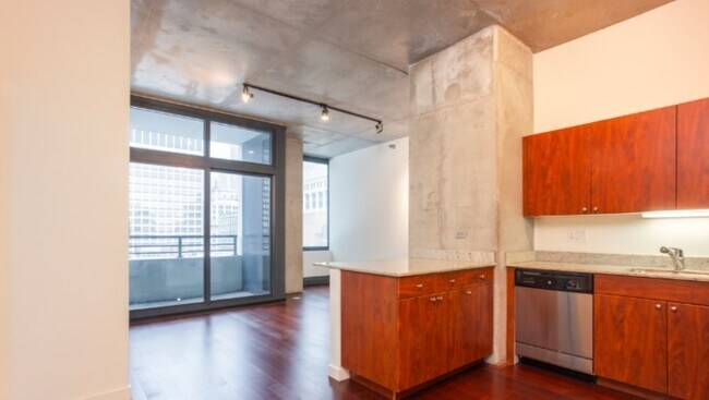 Building Photo - 235 W Van Buren St