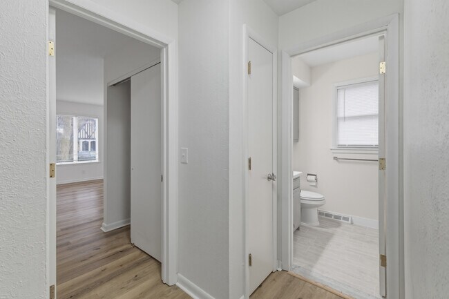 Building Photo - 4054 Stonehenge Dr