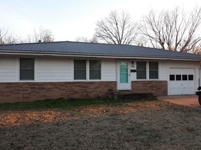 Building Photo - 1101 E 4th Ave