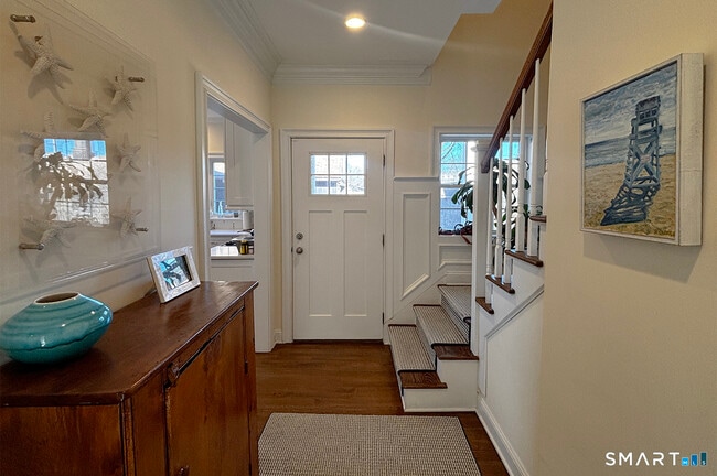 Building Photo - 860 Oldfield Road