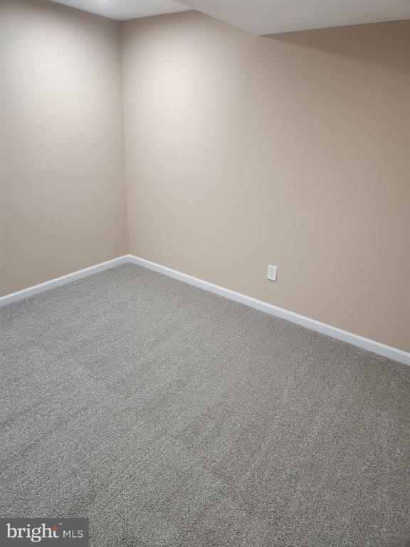 Building Photo - 17027 Catalpa Ct