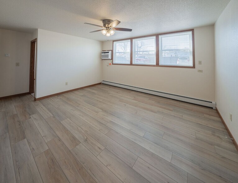 Building Photo - 3505 S West Ave